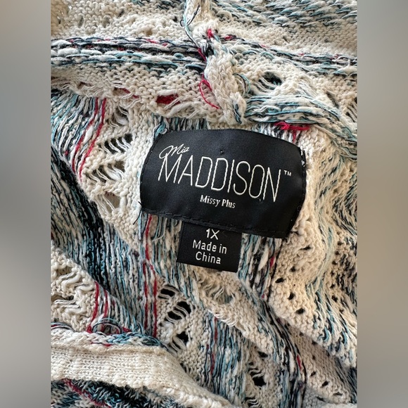 MIA MADDISON Missy Plus Lightweight crocheted short sleeve hoodie sweater  1X - Picture 2 of 4